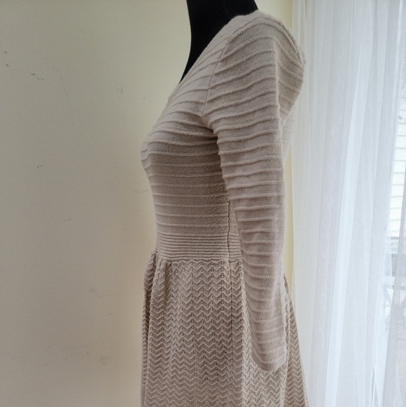 Jessica Simpson Tan Sweater Dress EUC Size M - Picture 2 of 11